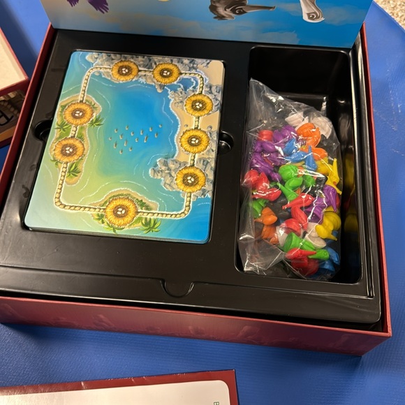 Pelican Cover Board Game with components - Picture 12 of 13